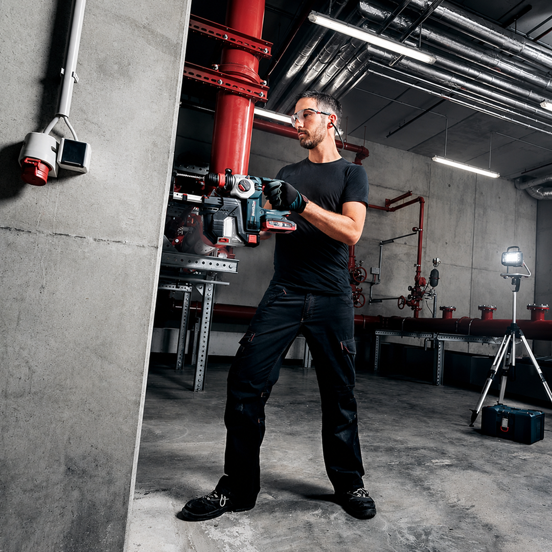 Metabo (600211950) SDS-Plus 18V Cordless Rotary Hammer Kit w/Dust Extraction