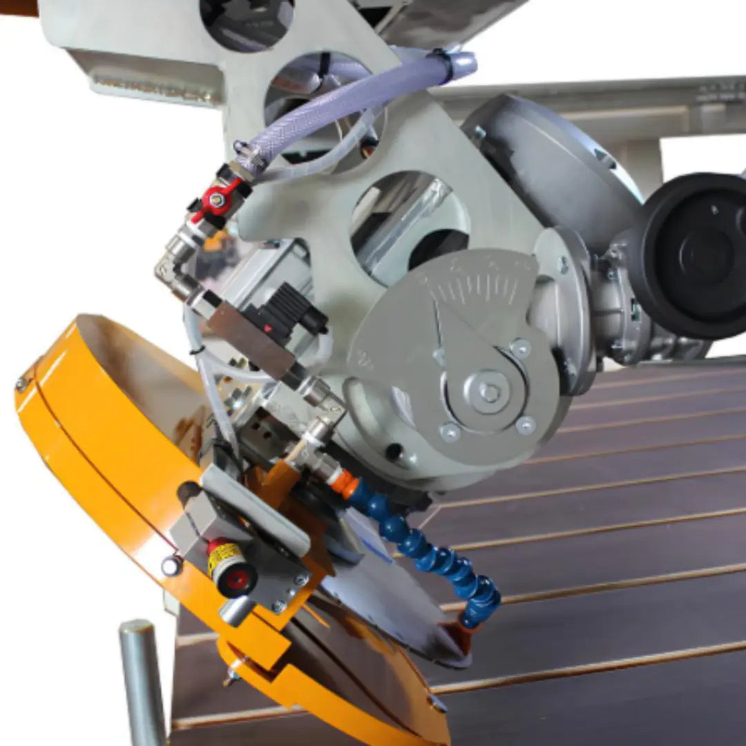ACHILLI GOLD - CNC BRIDGE SAWS
MONOBLOCK BRIDGE SAW GOLD
HIGH PRECISION 4+1 AXIS MONOBLOCK BRIDGE SAW WITH BRUSHLESS MOTORS