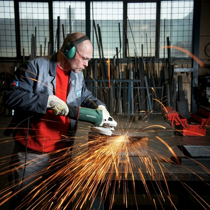 W 24-180 Mvt 7" Angle Grinder - 8,450 Rpm - 15.0 Amp W/Lock-On Trigger