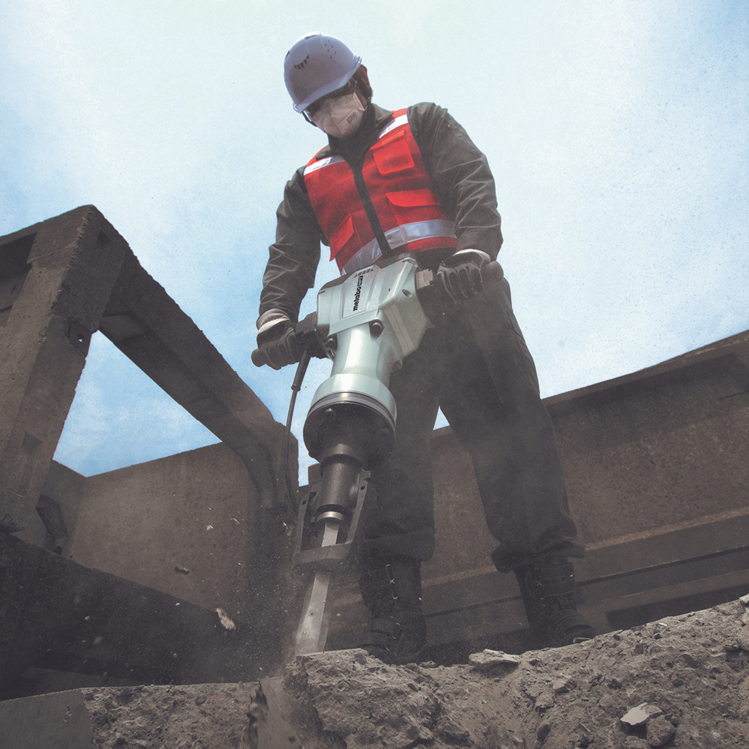 70 lb 1-1/8 Inch Hex Demolition Hammer w/ Aluminum Housing Body w/ UVP - 51.6 ft-lbs (70J) of impact energy- highest demolition performance in it's class W/ CART