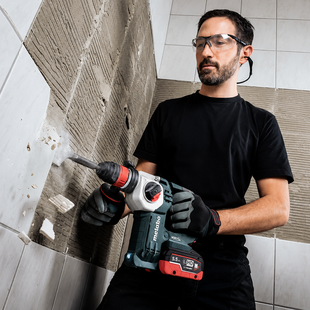 Metabo (600211950) SDS-Plus 18V Cordless Rotary Hammer Kit w/Dust Extraction