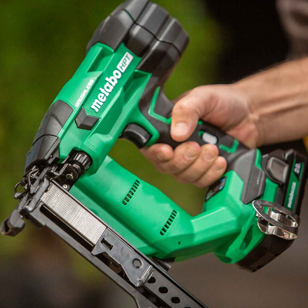 18V MultiVolt™ Brushless 18-Gauge 1/4" Narrow Crown Stapler (Tool Body Only)