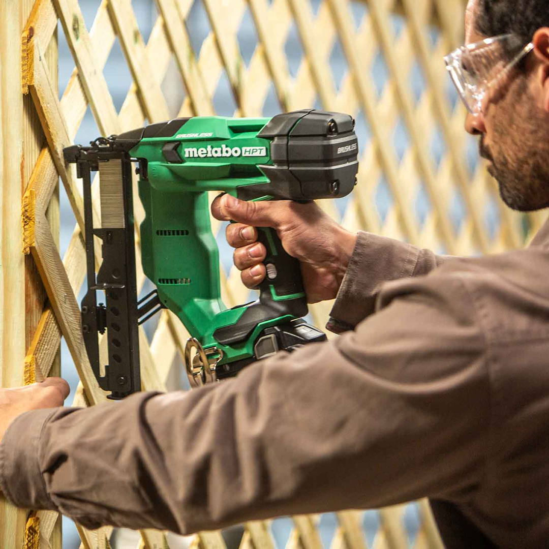 18V MultiVolt™ Brushless 18-Gauge 1/4" Narrow Crown Stapler (Tool Body Only)