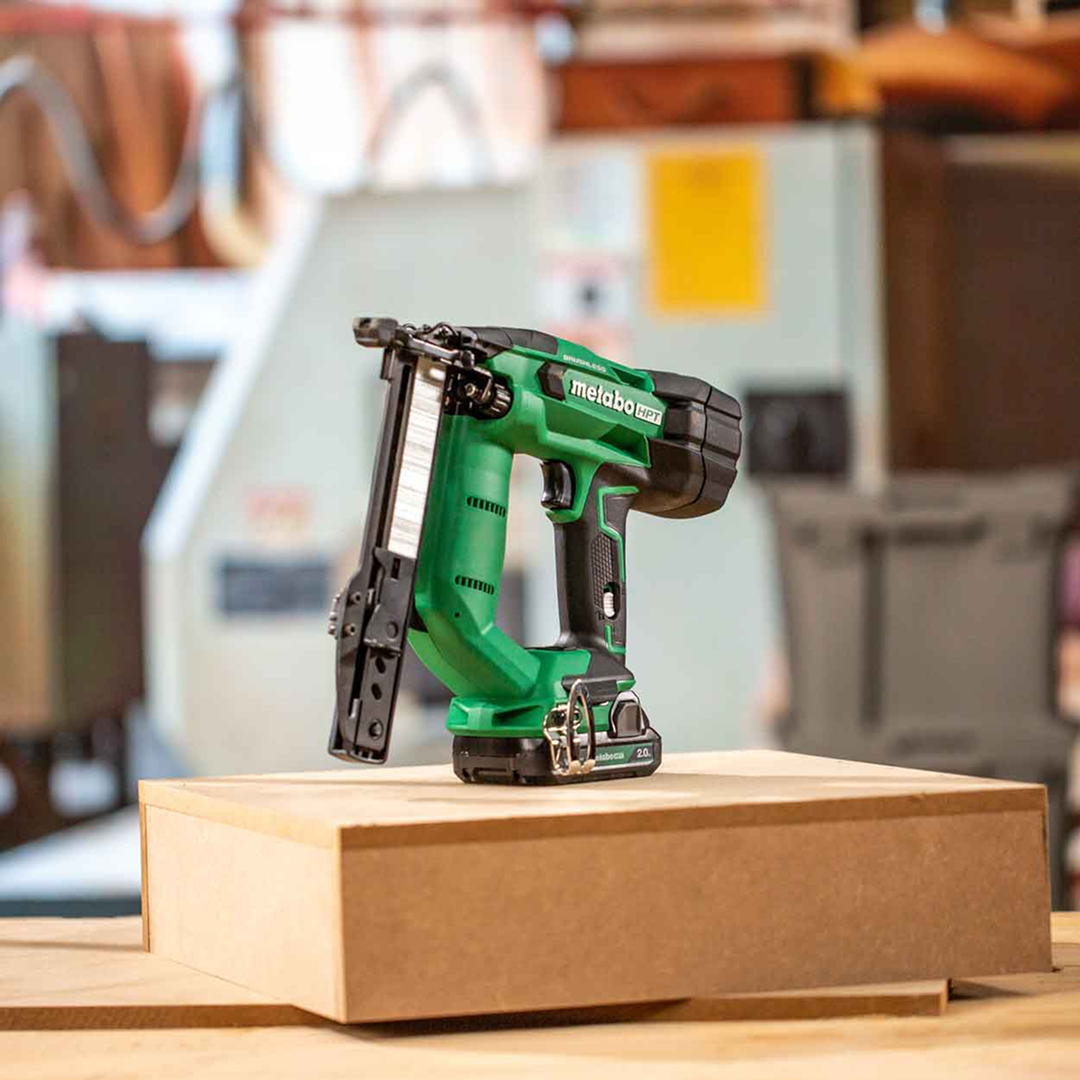 18V MultiVolt™ Brushless 18-Gauge 1/4" Narrow Crown Stapler (Tool Body Only)