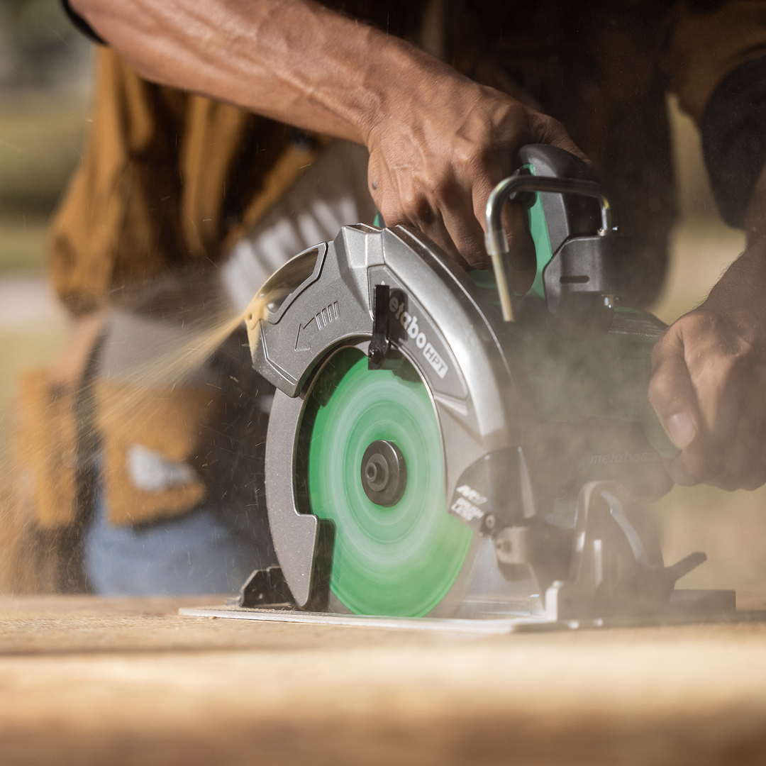 36V MultiVolt™ 7-1/4" Circular Saw w/ Torque Boost Technology