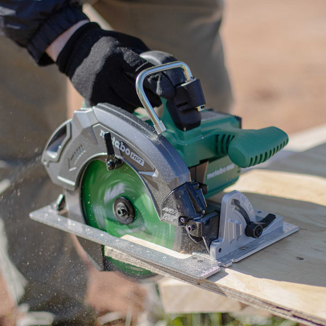 36V MultiVolt™ 7-1/4" Circular Saw w/ Torque Boost Technology
