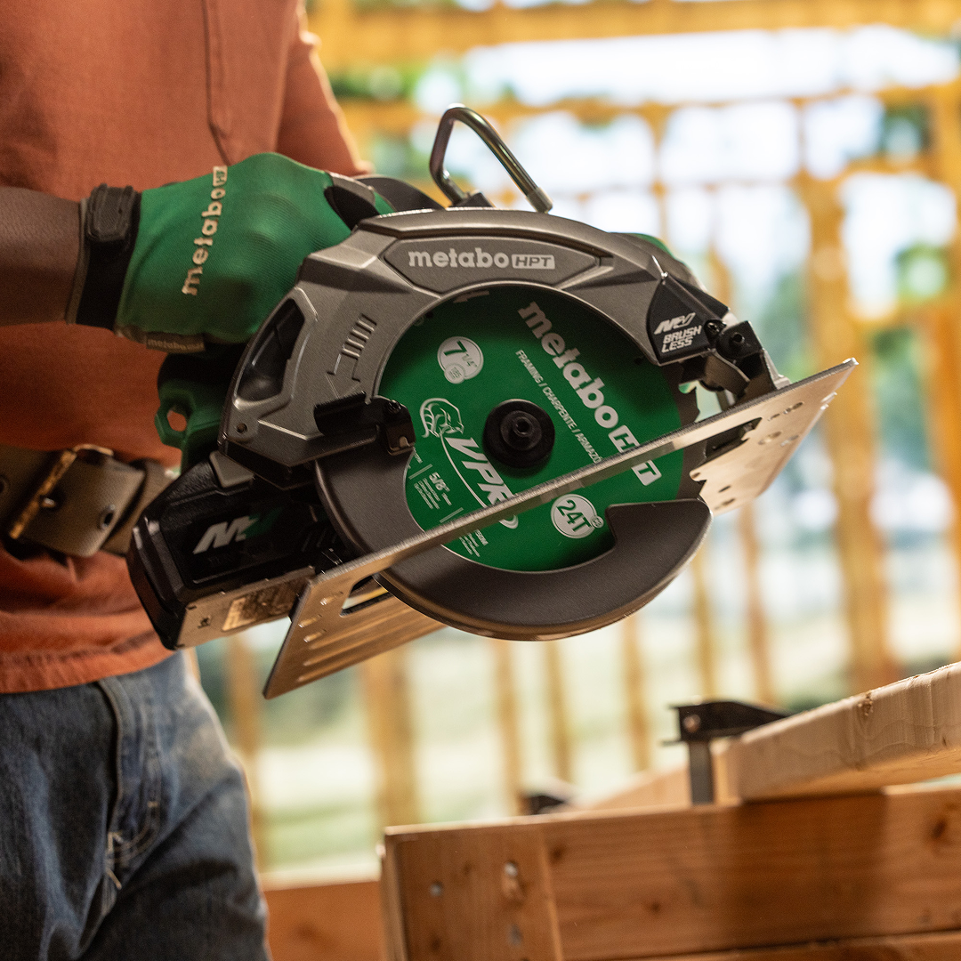 36V MultiVolt™ 7-1/4" Circular Saw w/ Torque Boost Technology