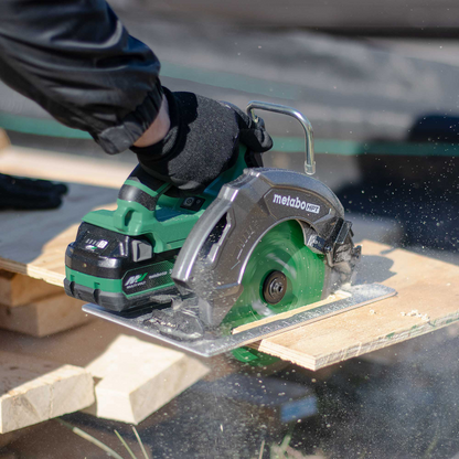 36V MultiVolt™ 7-1/4" Circular Saw w/ Torque Boost Technology