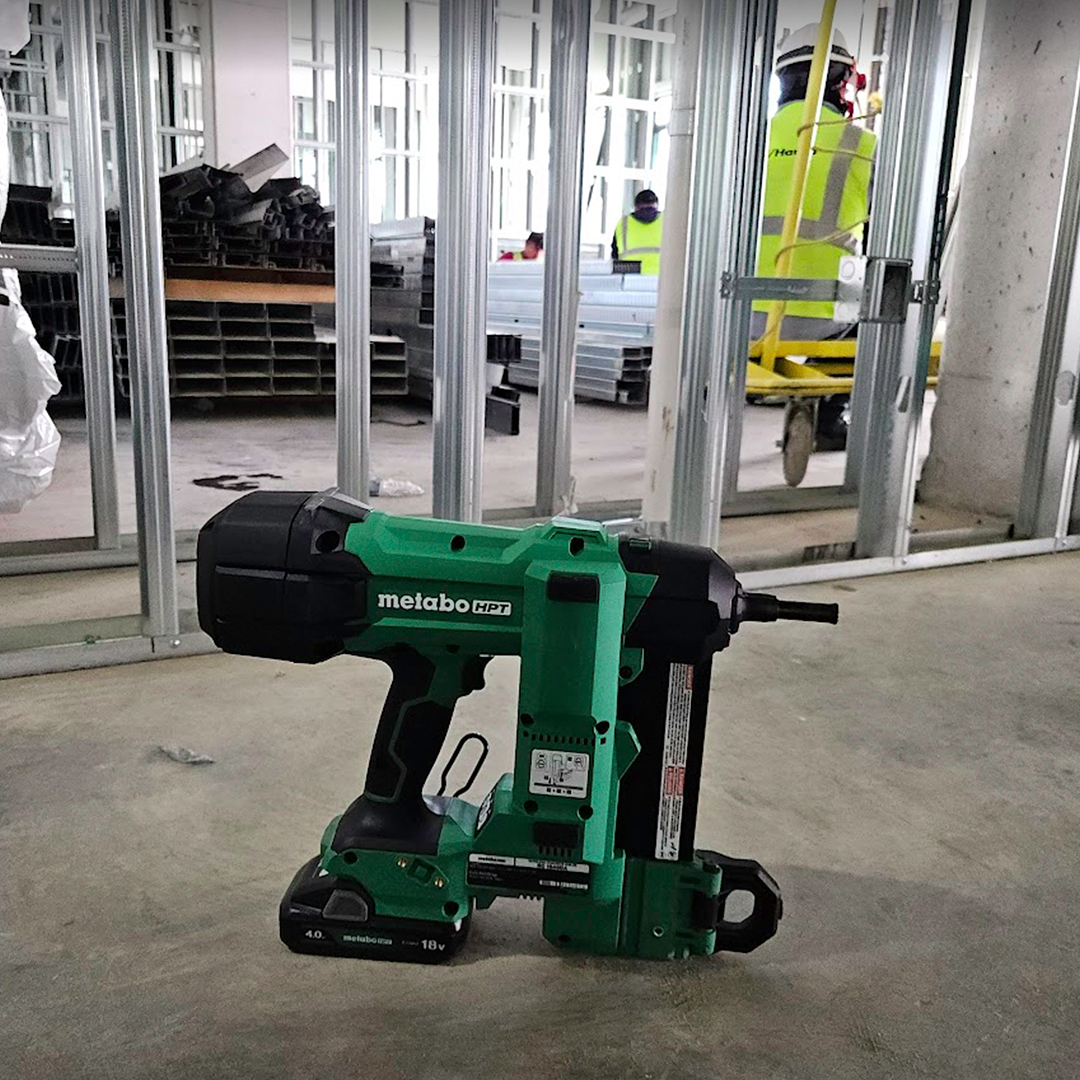 18V MultiVolt™ 1-9/16" Concrete Pin Nailer (1x4.0/8.0Ah)